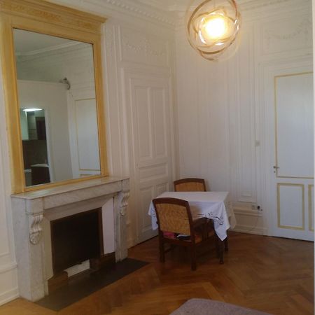 Hotel Savoy Aix-les-Bains Bagian luar foto