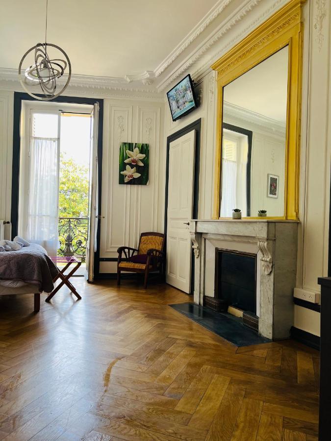 Hotel Savoy Aix-les-Bains Bagian luar foto