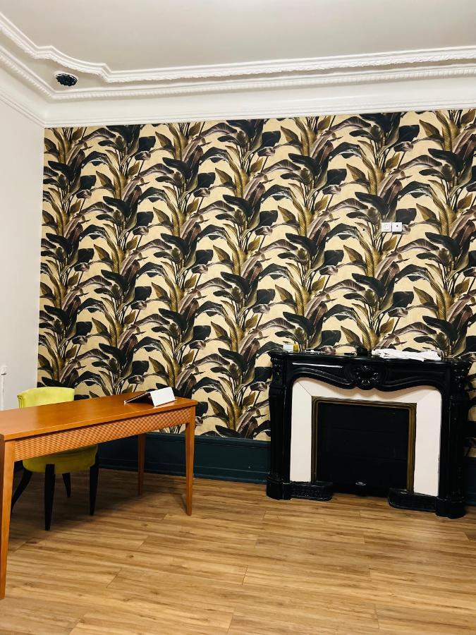 Hotel Savoy Aix-les-Bains Bagian luar foto