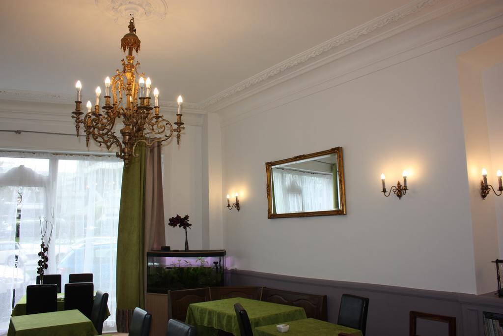 Hotel Savoy Aix-les-Bains Bagian luar foto