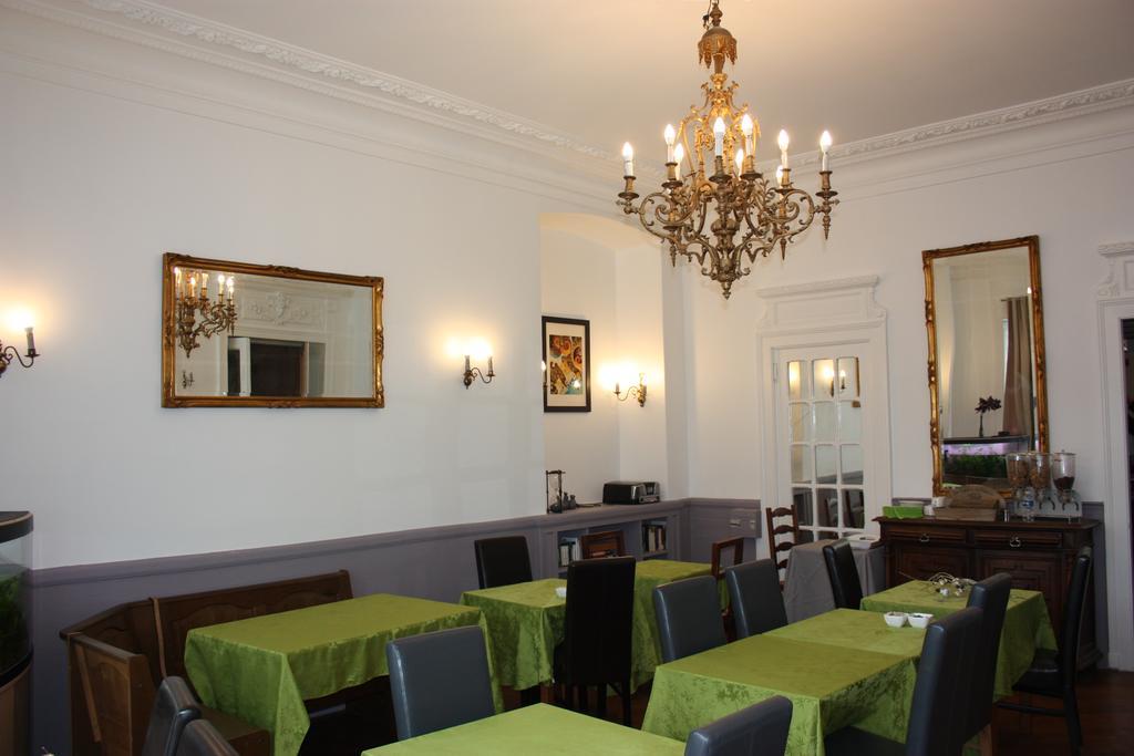 Hotel Savoy Aix-les-Bains Bagian luar foto