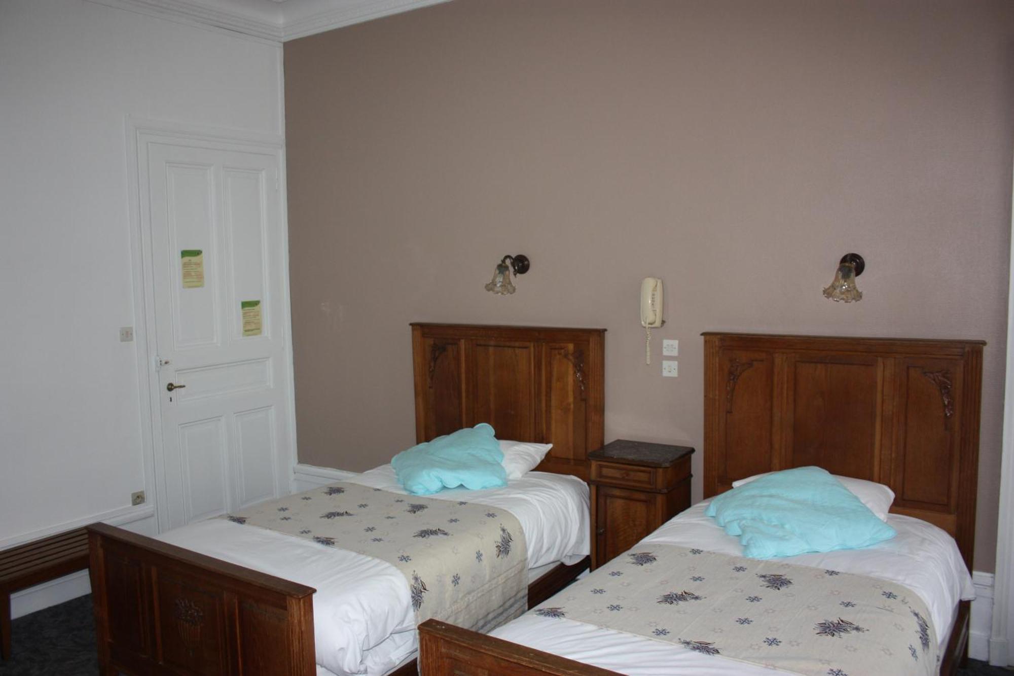 Hotel Savoy Aix-les-Bains Bagian luar foto