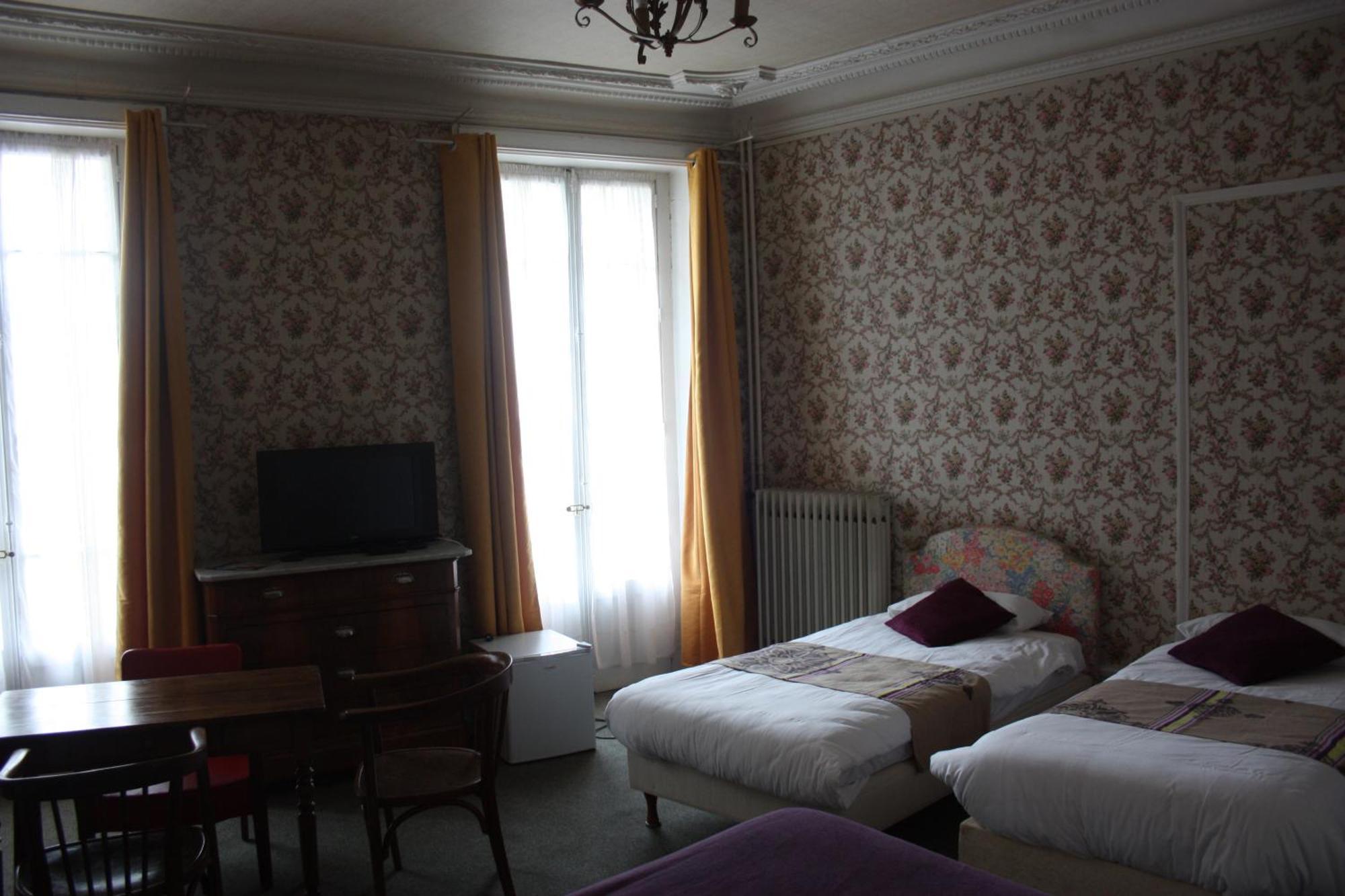 Hotel Savoy Aix-les-Bains Bagian luar foto