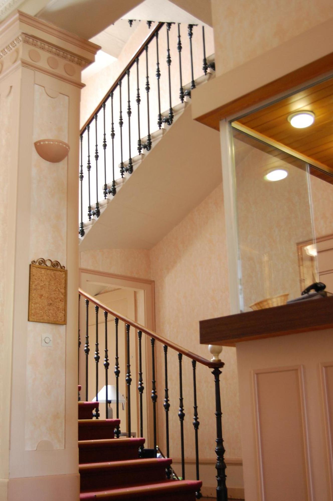 Hotel Savoy Aix-les-Bains Bagian luar foto