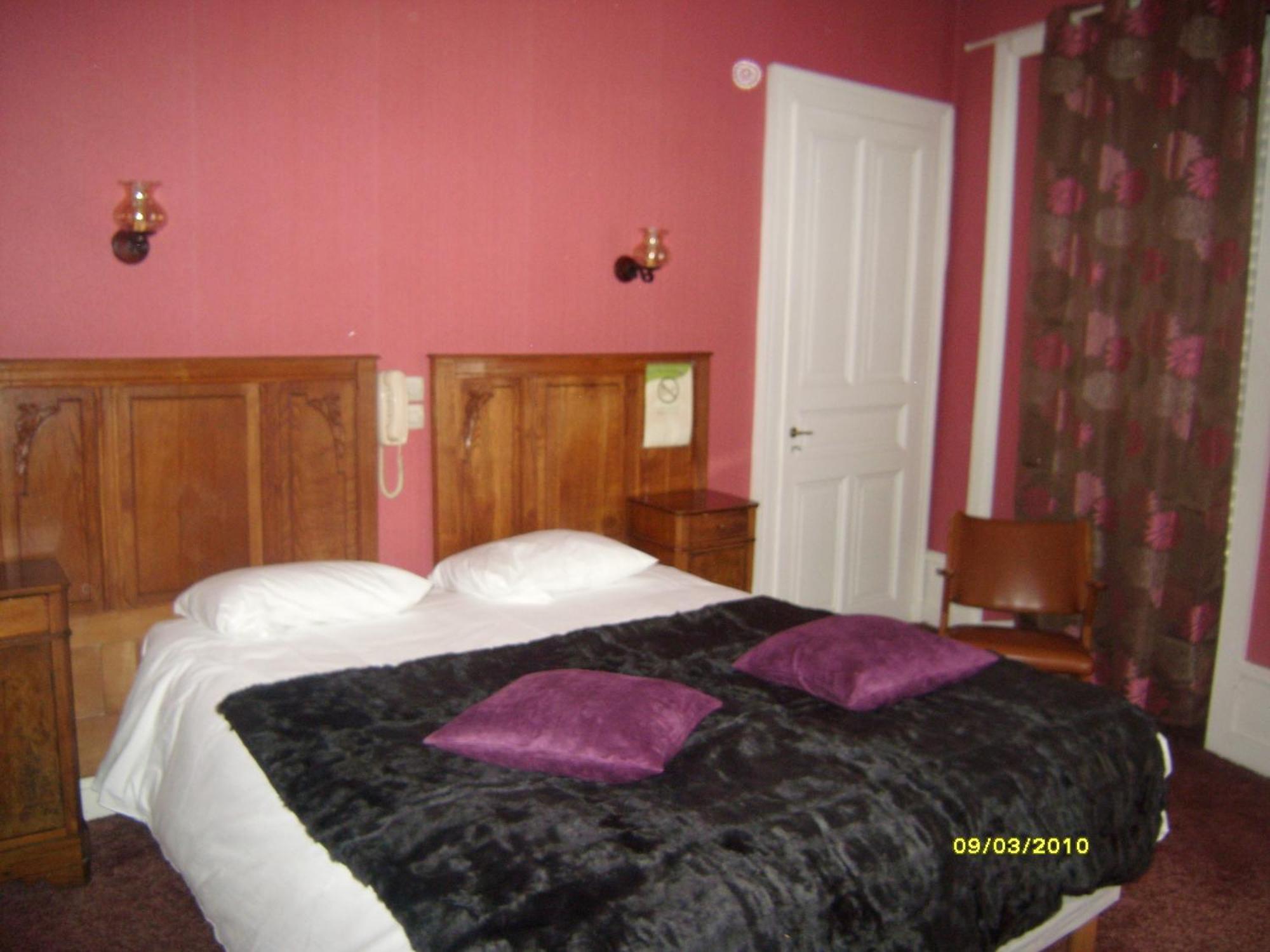 Hotel Savoy Aix-les-Bains Bagian luar foto