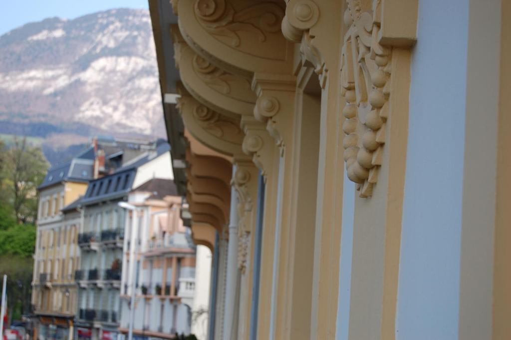 Hotel Savoy Aix-les-Bains Bagian luar foto